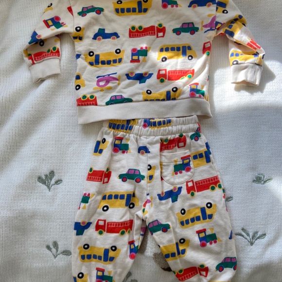 Hanna Andersson Fun Sweatsuit - Picture 2 of 2